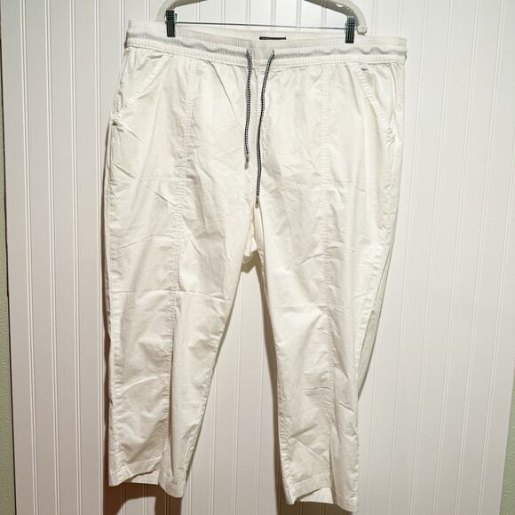 Torrid White Pull On Cotton Pants Straight Leg Crop Plus Size 3X - Picture 2 of 7